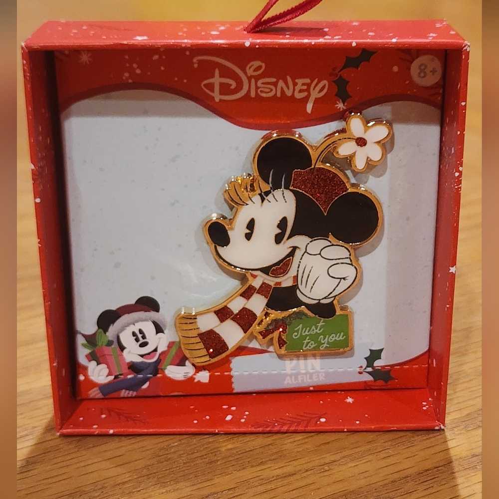 NEW Disney x Aldi Christmas Vintage Inspired Minnie Pin 2025